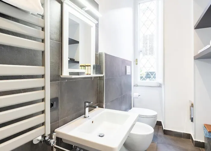 102 Vaticano 2* Rome