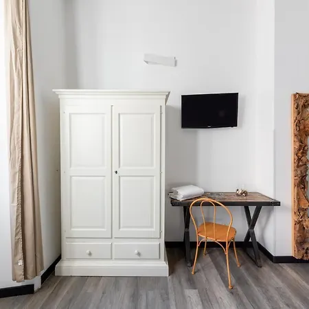 102 Vaticano Konukevi