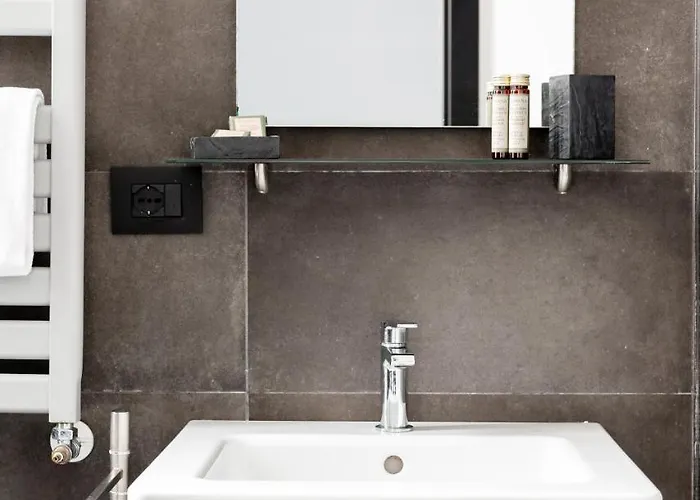 102 Vaticano Gæstehus 2*