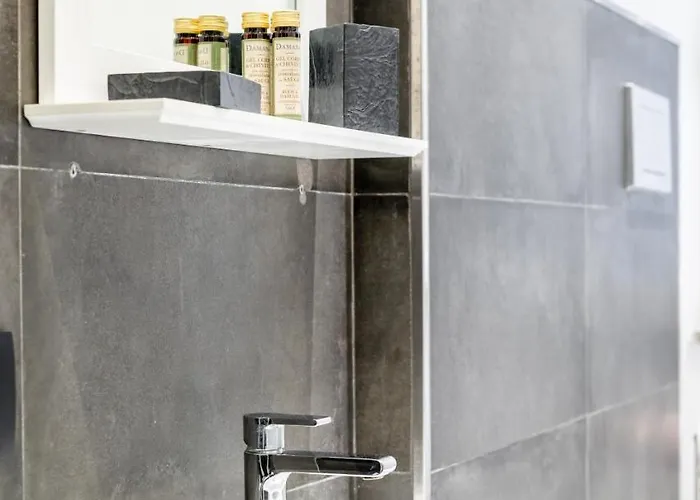 102 Vaticano Gæstehus 2*