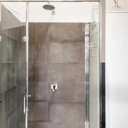 102 Vaticano בית הארחה 2*